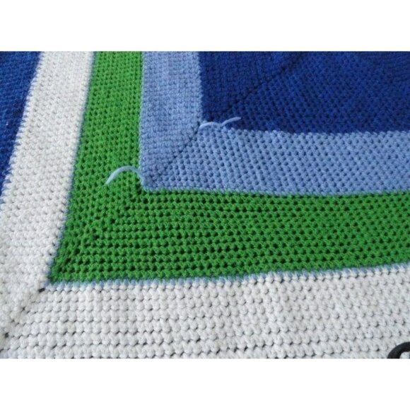 Vtg Very Large Handmade Crocheted Bedspread Afghan Blues Green White Square - Picture 9 of 10